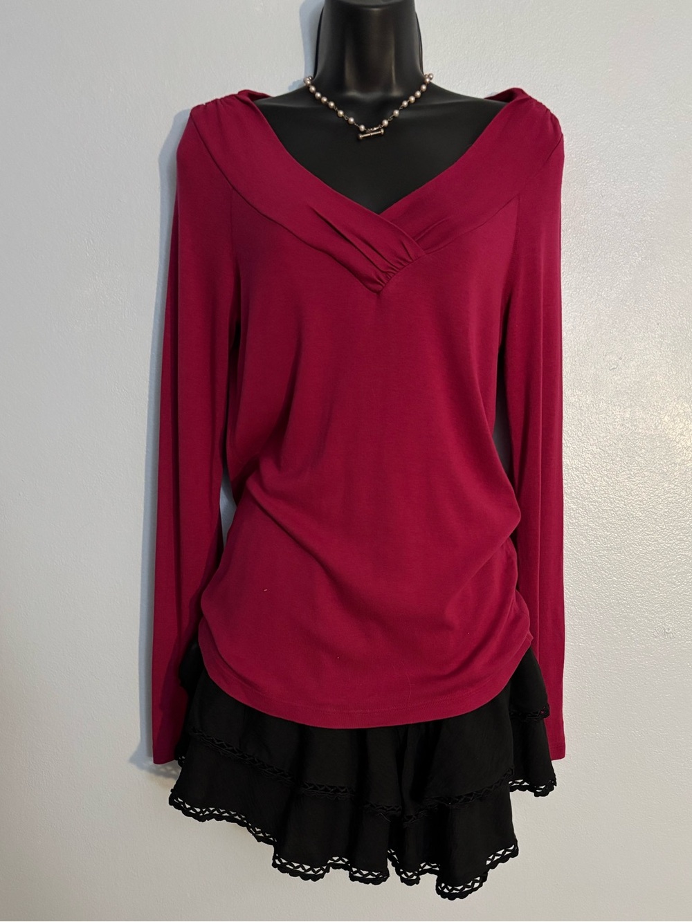 Three Dots Women's Long Sleeve V-Neck Top in red
